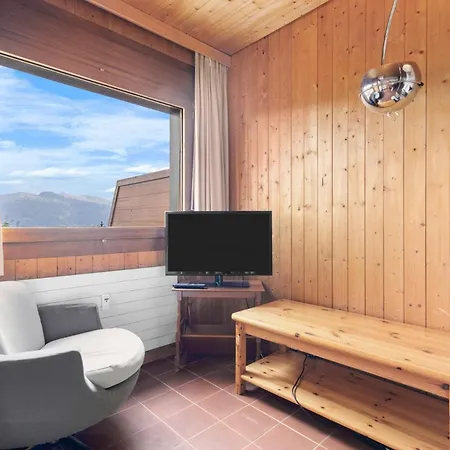 Capricorne Rs1 Sur La Place Du Village A *