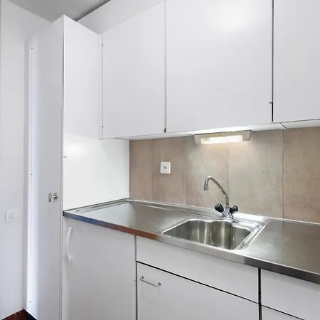 Capricorne Rs1 Sur La Place Du Village A Apartament