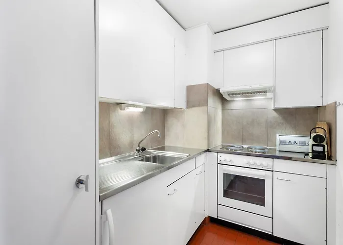 Capricorne Rs1 Sur La Place Du Village A