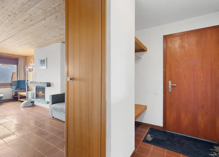 Capricorne Rs1 Sur La Place Du Village A