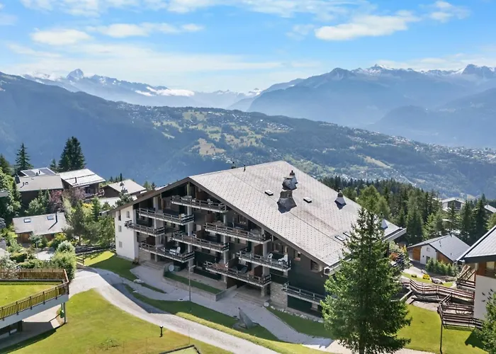Capricorne Rs1 Sur La Place Du Village A Apartamento